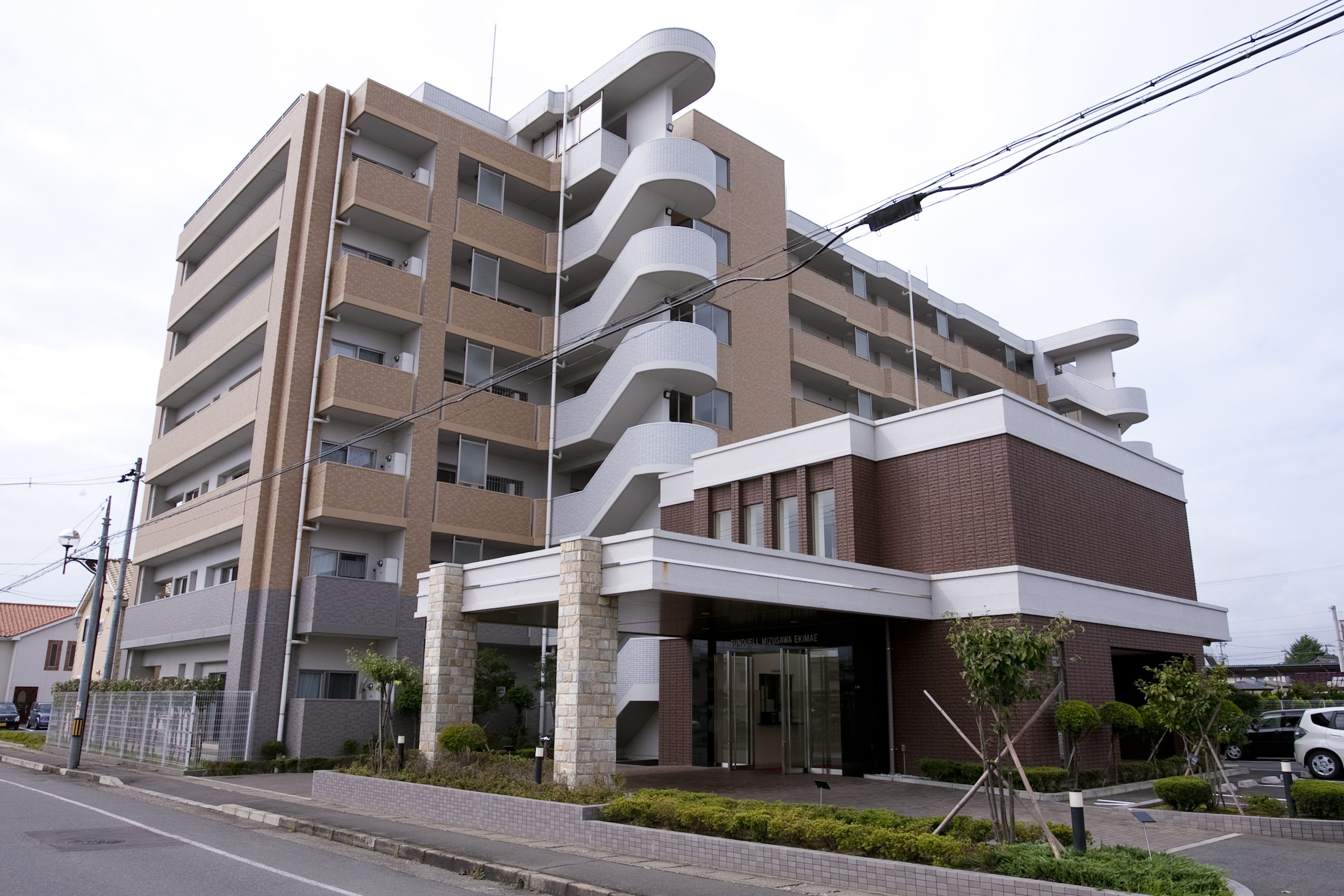 サンデュエル水沢駅前