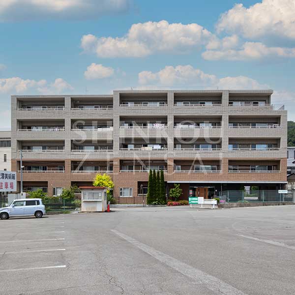 マークプラザ湖岸通り